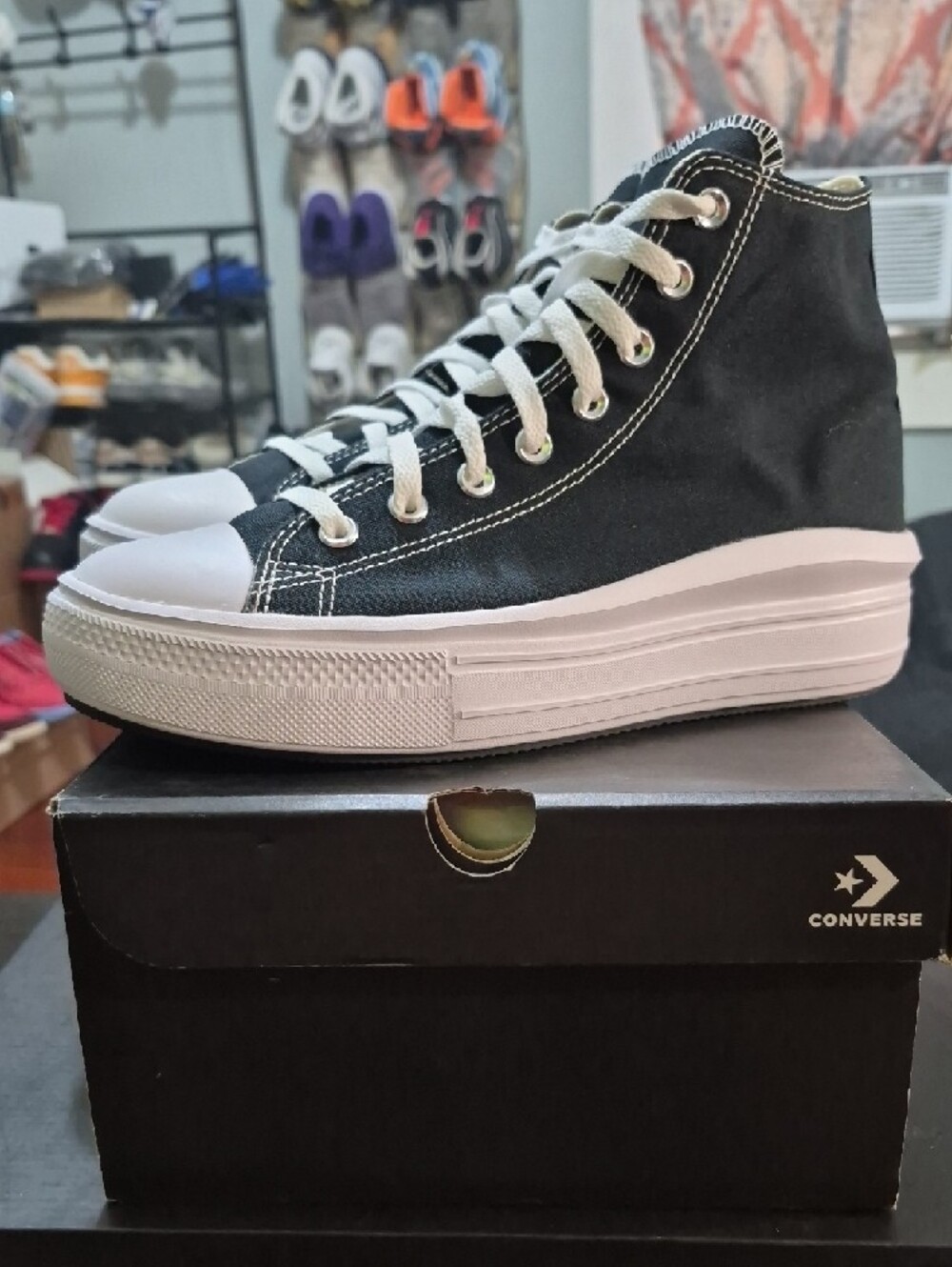 Converse Women's Chuck Taylor High Top Platform Sneaker (2020) W11 NEW W/BOX - Picture 2 of 11